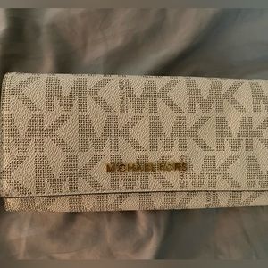Michael Kors wallet